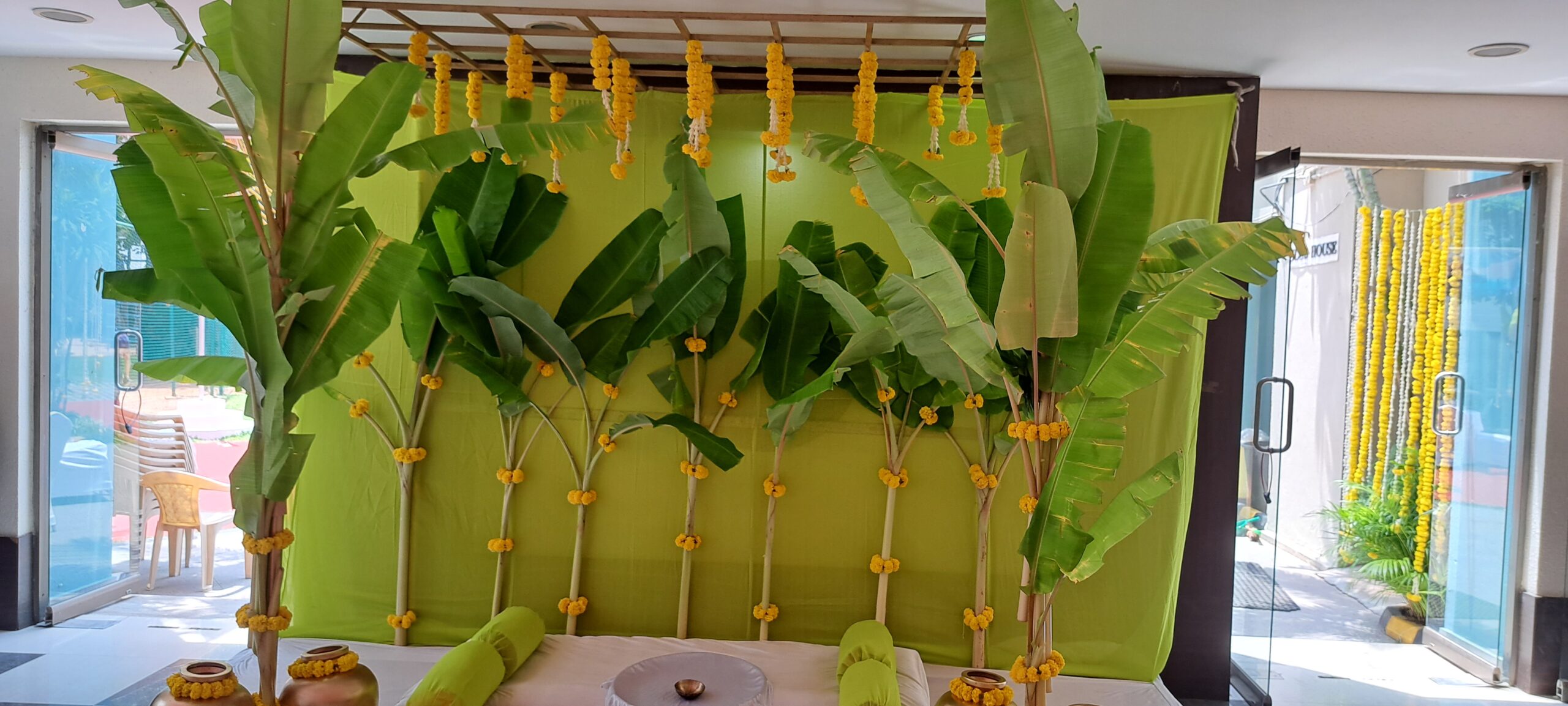 Banana leaf decoration for baby shower,