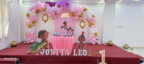 Moana-themed Gold, Pink and White Balloon Decoaration