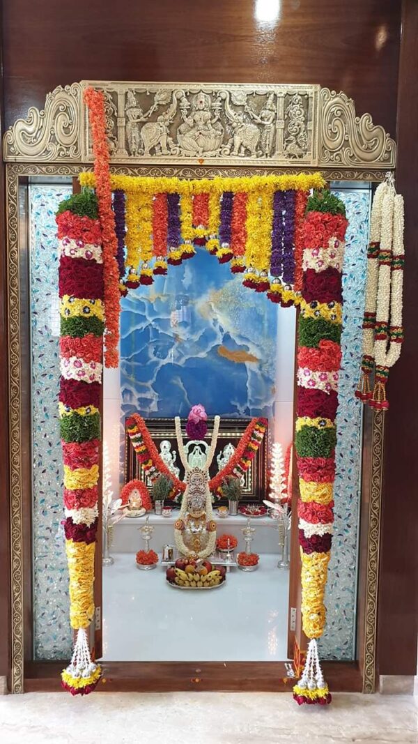 Grand Multiple Flowers Decoration