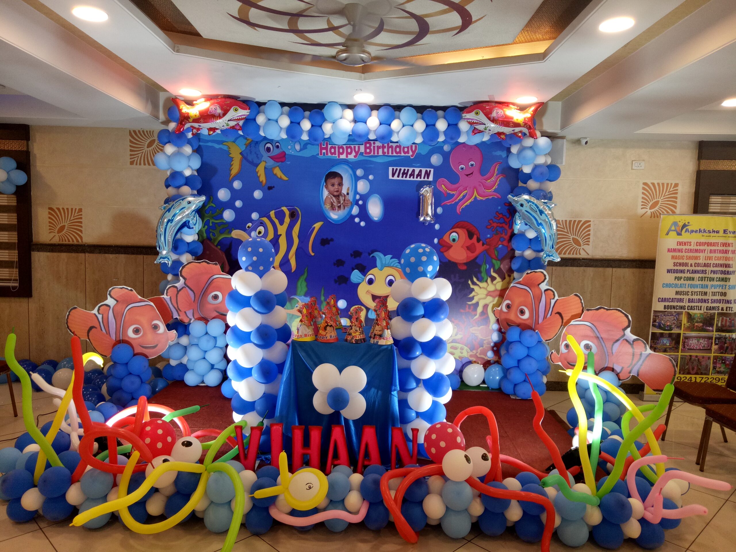 Fish Cartoon-themed Blue and White Balloons Decoration