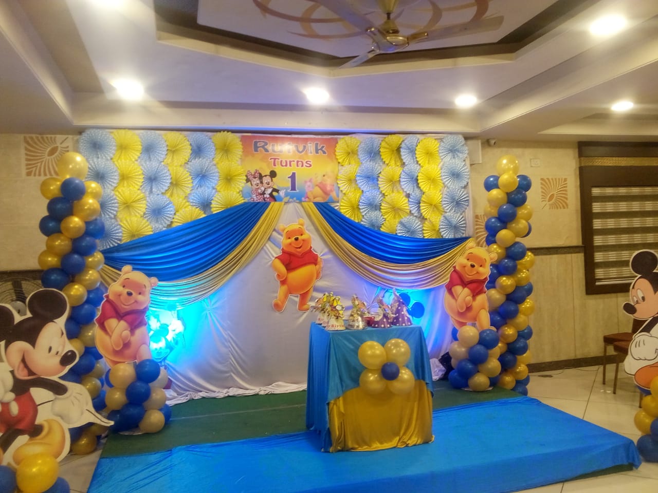 Pooh and Mickey Mouse-Themed Balloon Decoration