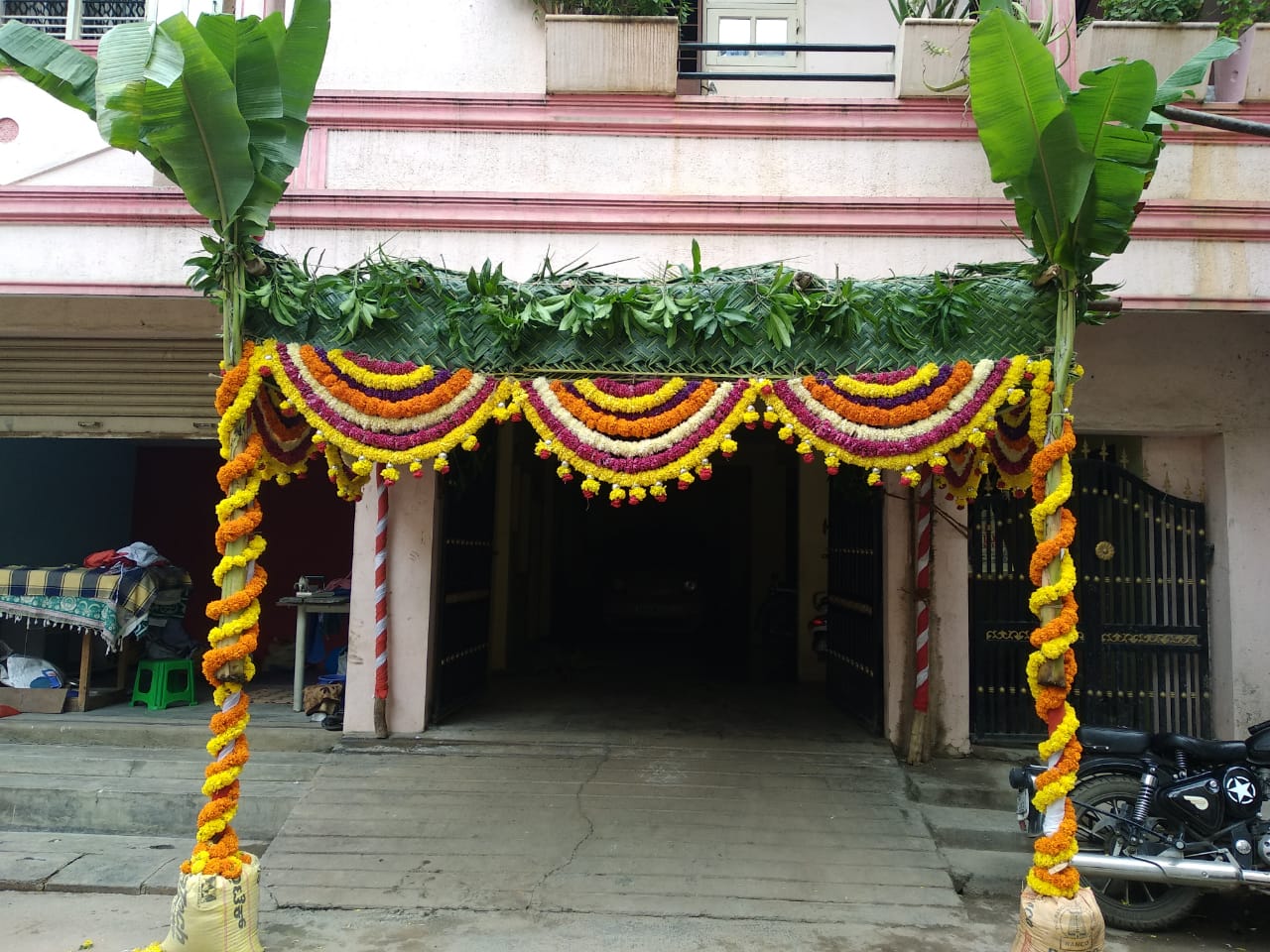 Colourful Flowers Grand Decoration