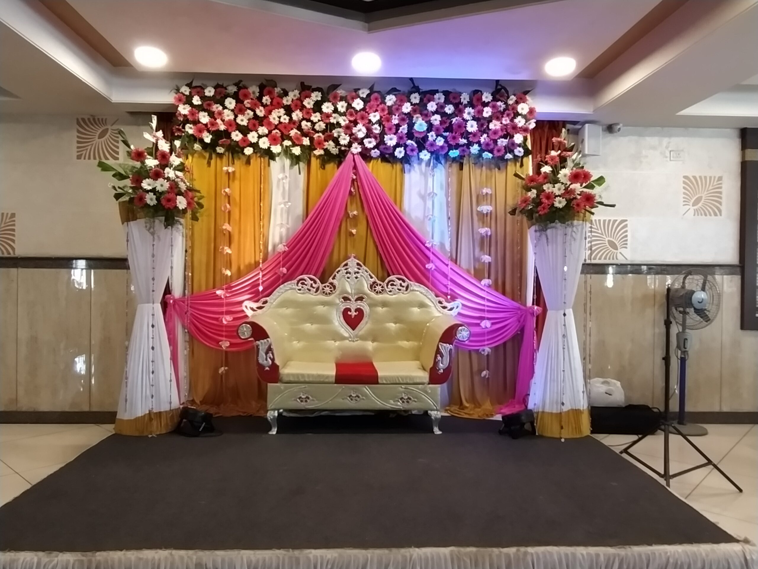 Gerbera and Cloth Decoration for Wedding