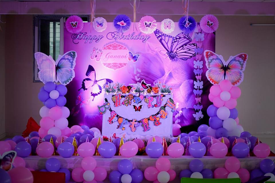 Butterfly-Themed Purple and Pink Balloon Decoration