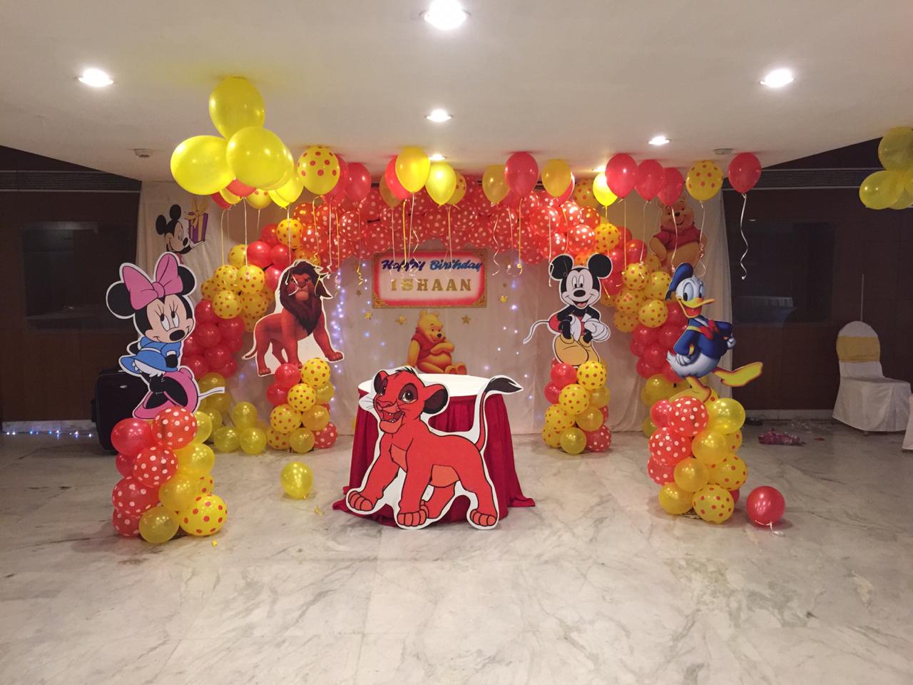 Cartoon-Themed Dotted Red and Yellow Balloon Decoration