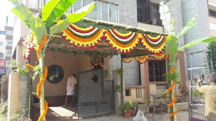 Colourful Flowers Grand 8 by 10ft Decoration