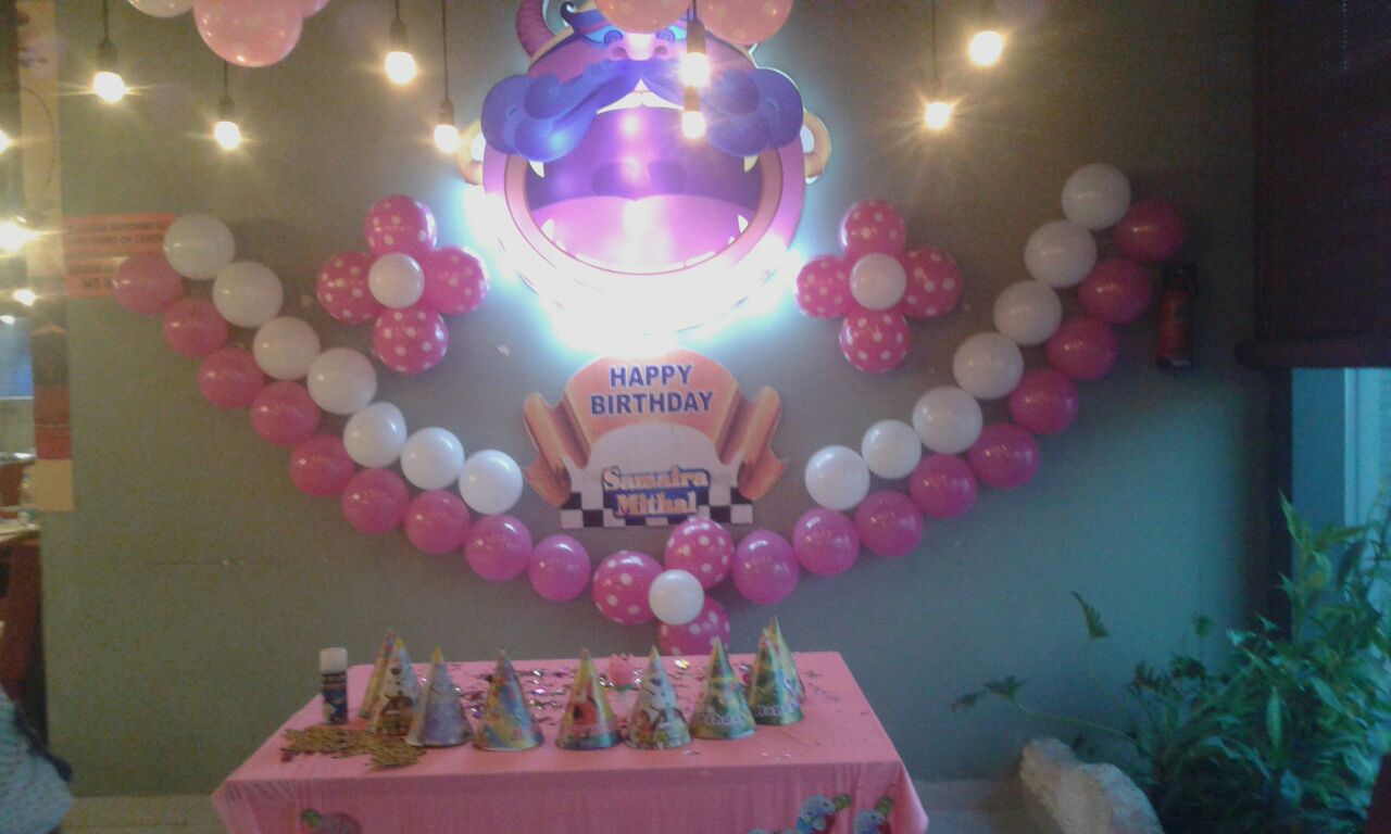 Simple Balloon Decoration