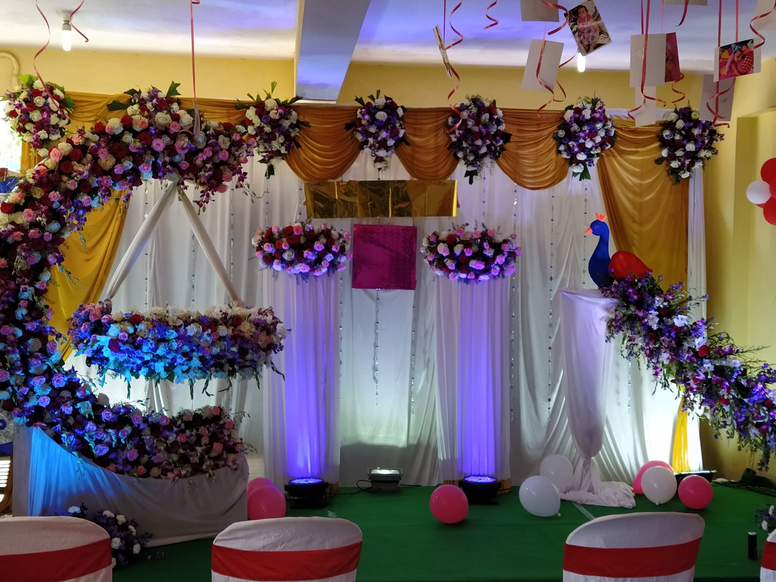Grand Rose and Multi Flowers Decoration