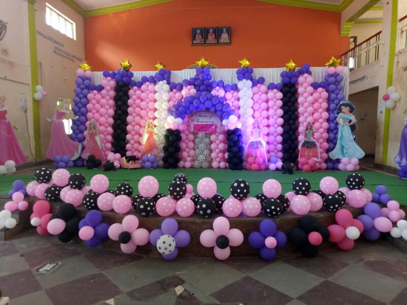 Castle Princess-themed Multicolour Balloon, Dotted Balloon Decoration