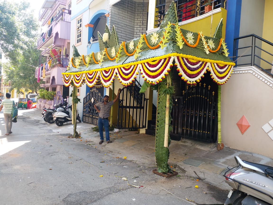 Grand Marigold Layered Floral Decoration