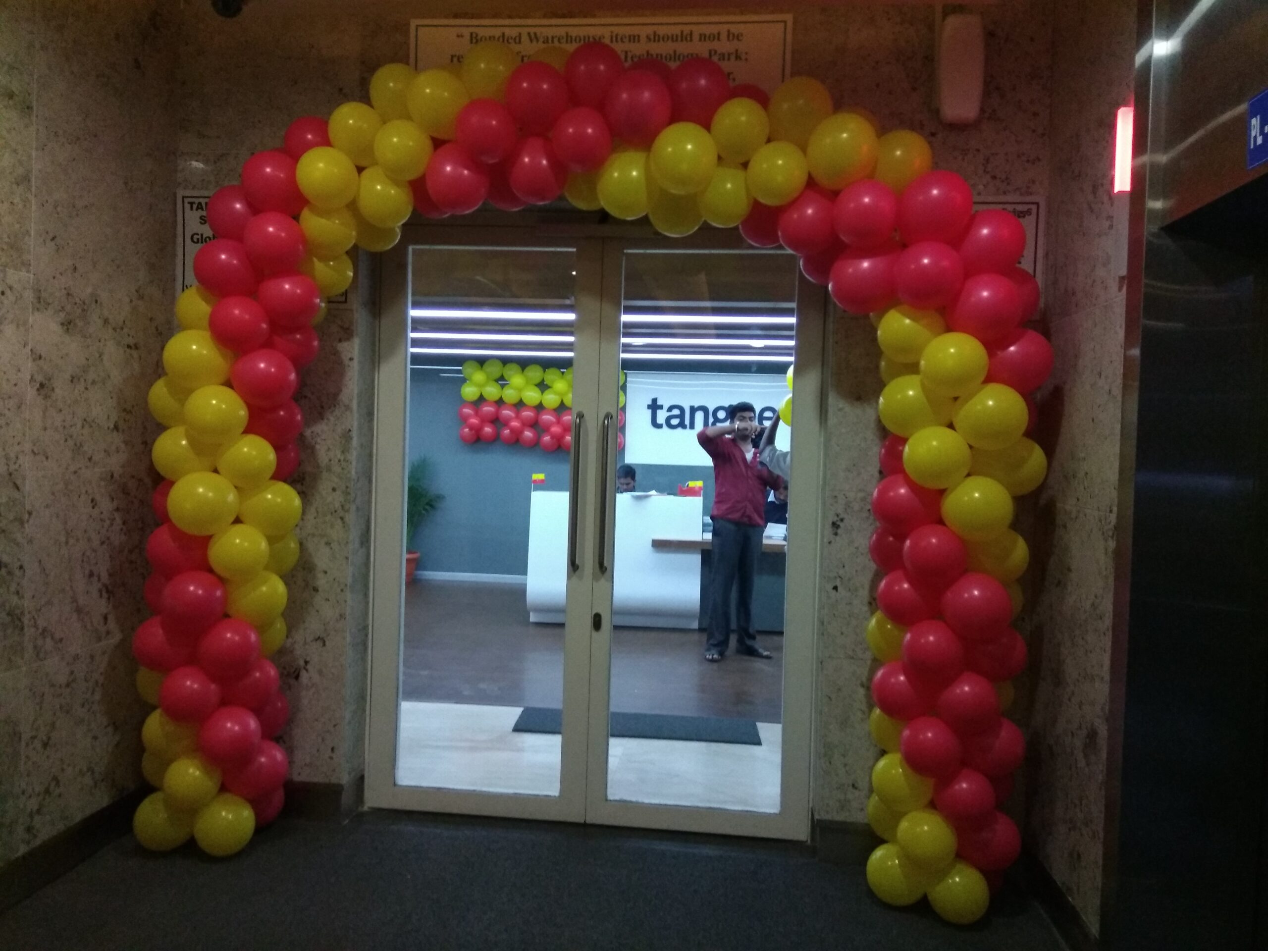 Simple Entrance Balloon Decoration