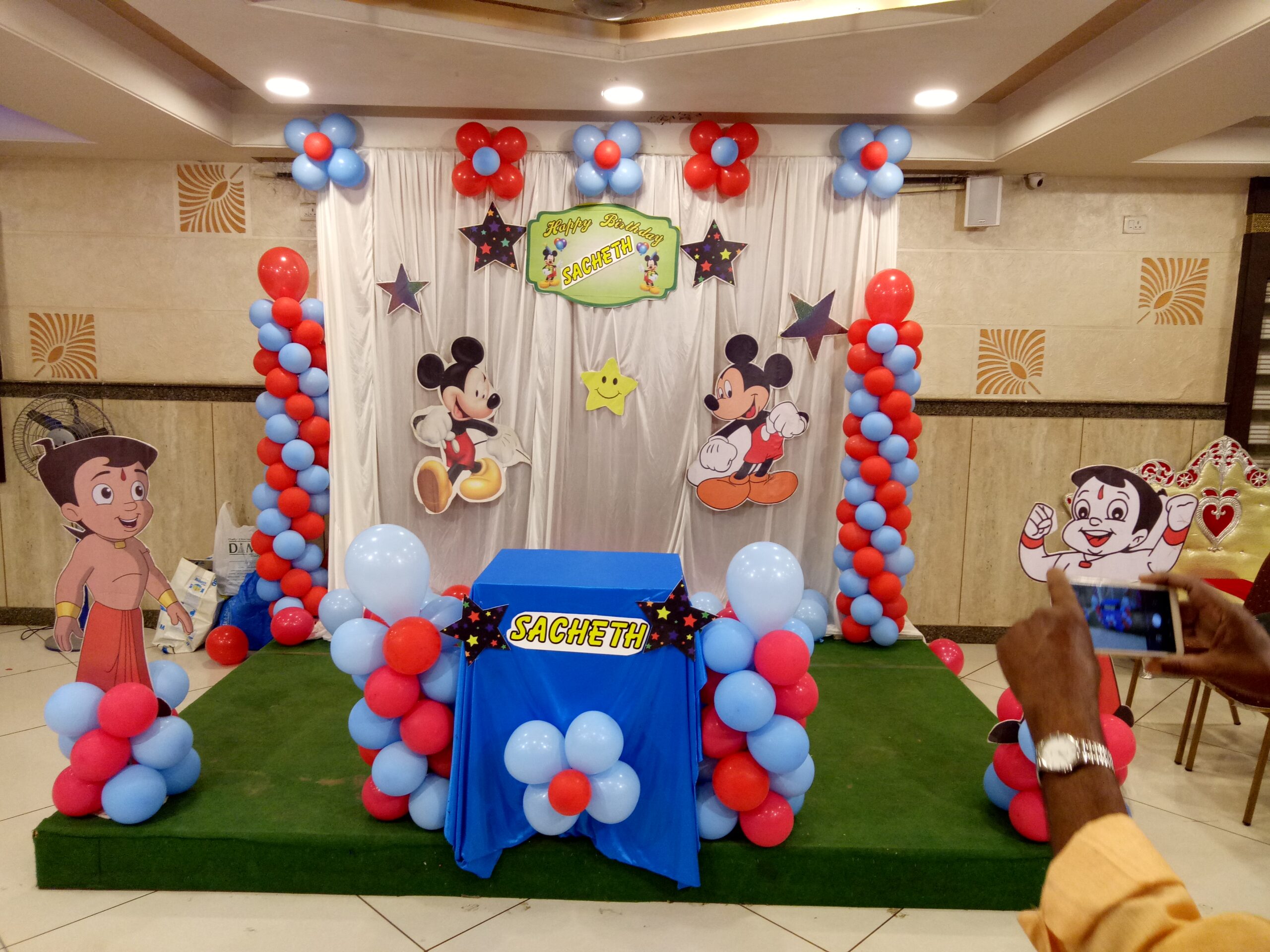 Cartoon-themed Red and Blue Balloon Decoration