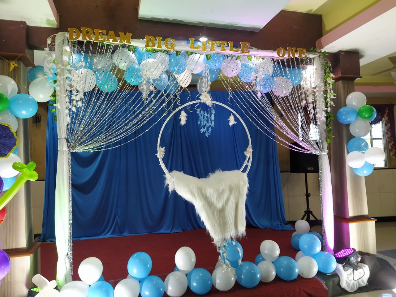 Blue and White Dreamy Balloon Decoration