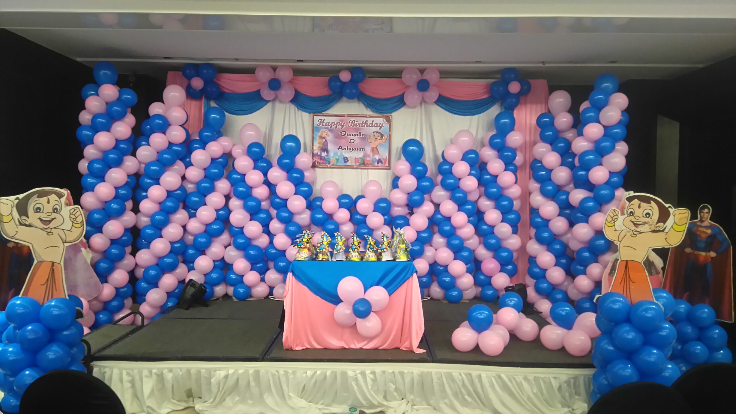 Grand Pink and Blue Cartoon-themed decor