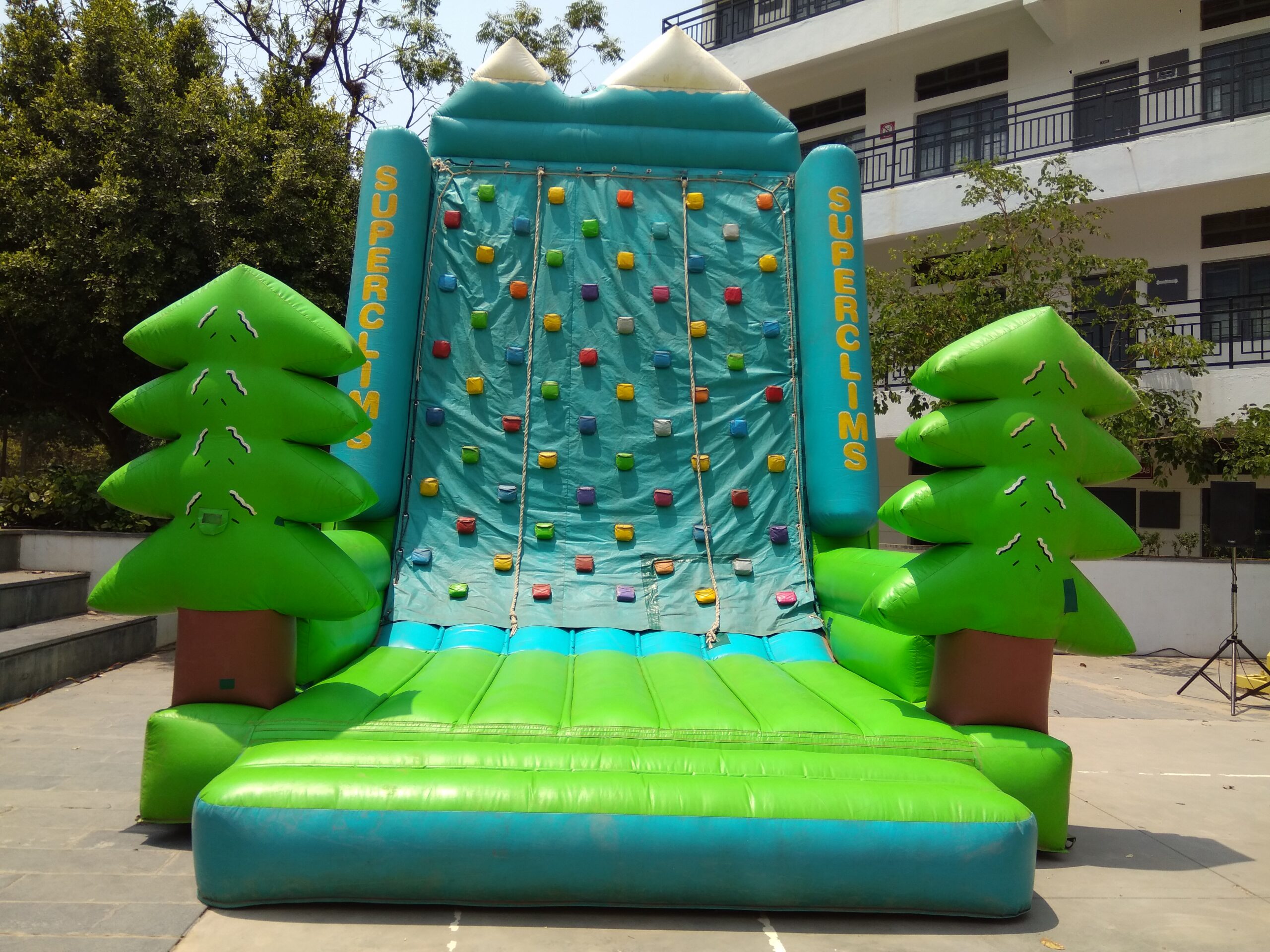 Bouncing Castle with Climbing Game