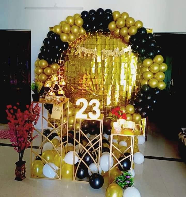 Metallic Gold and Black Arch Balloon Decoration